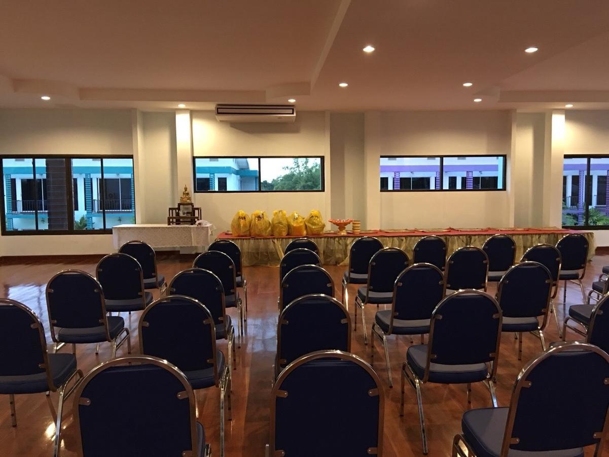 Menam Resort Nakhon Pathom Exterior photo