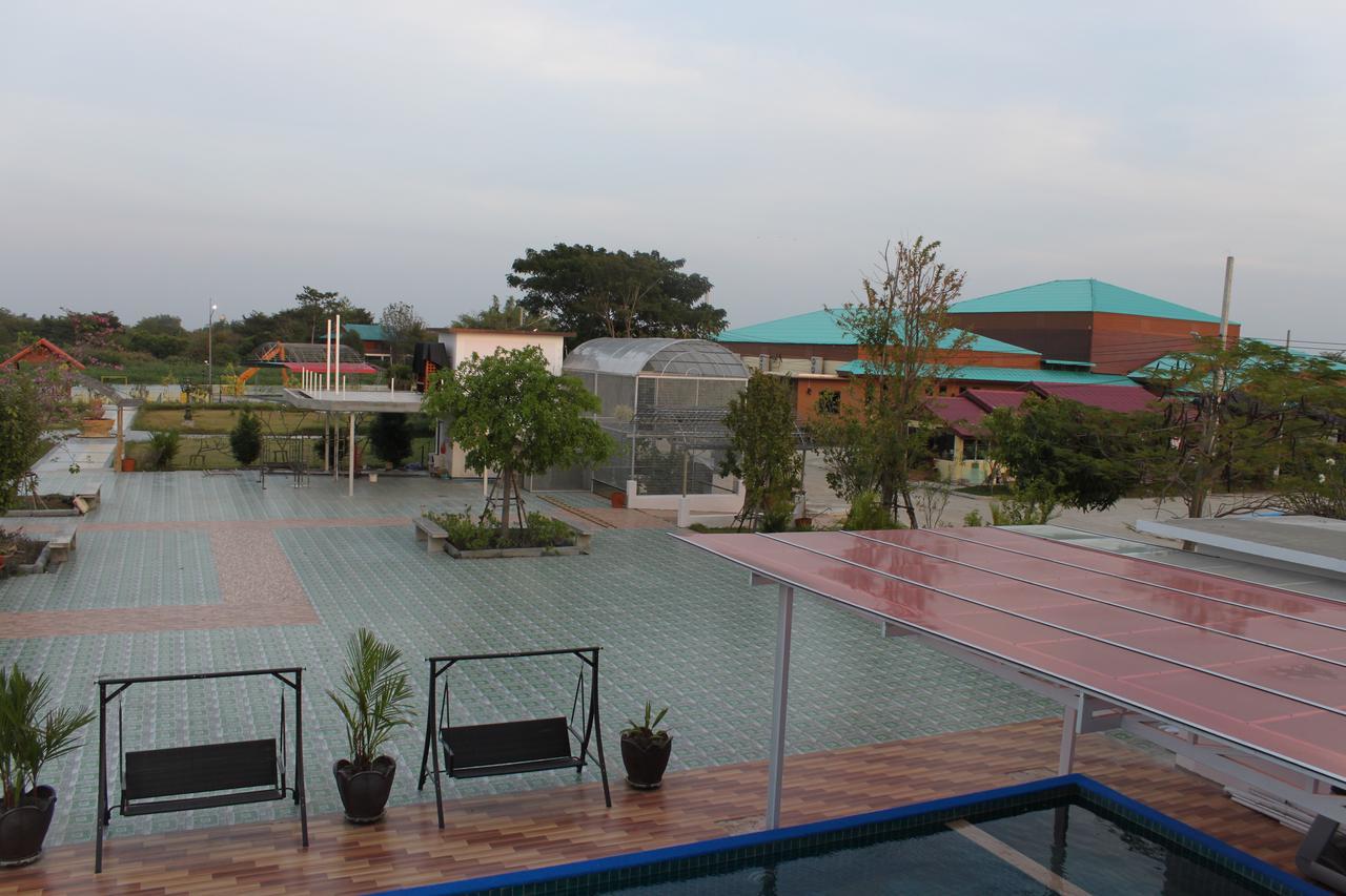 Menam Resort Nakhon Pathom Exterior photo